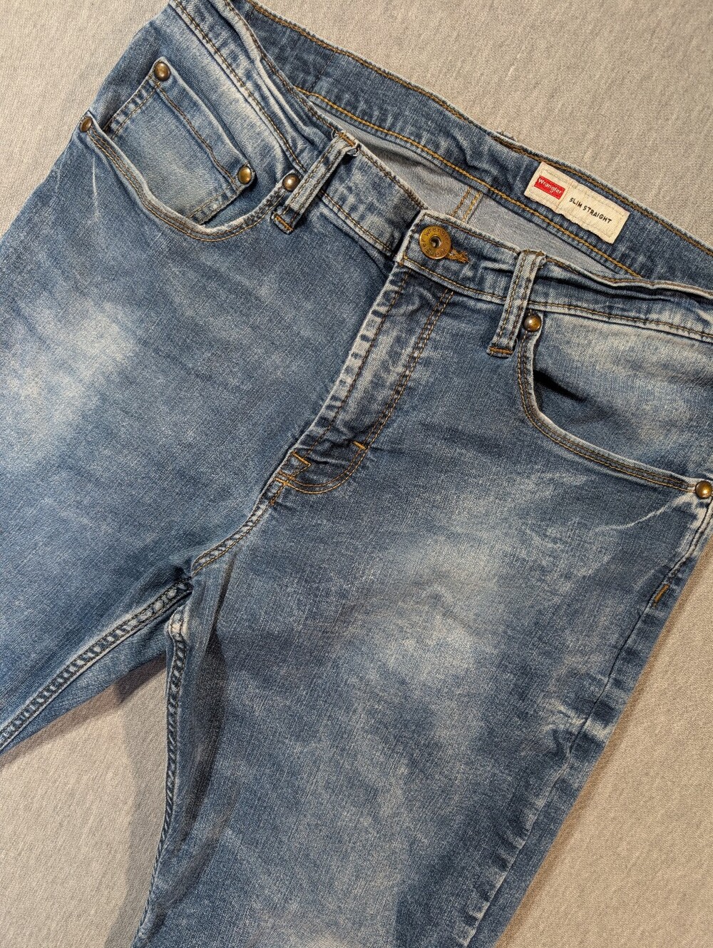 Wrangler Slim Straight Jeans Men's 32 X 30 Stonewash Blue